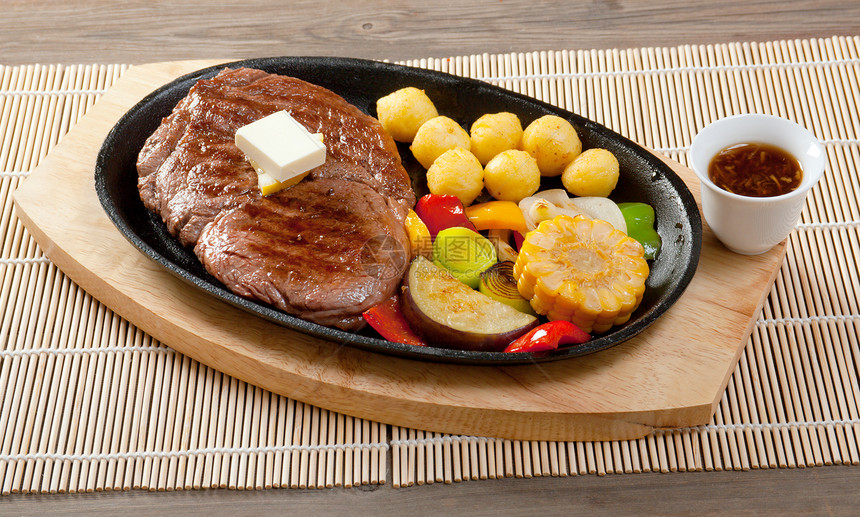 日本大理石牛肉烤肉烹饪服务食物蔬菜餐厅美食牛扒叶子肋骨头皮图片