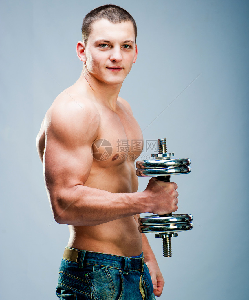 肌肉人白色成人哑铃力量二头肌健身房行动运动胸部训练图片