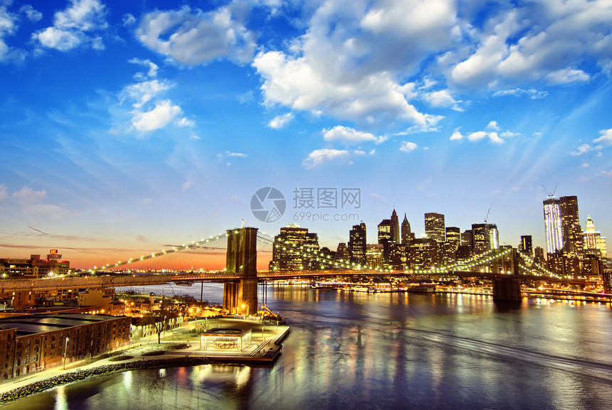 纽约市     冬季日落时曼哈顿天际旅游建筑游客办公室天空摩天大楼历史性景观城市全景图片