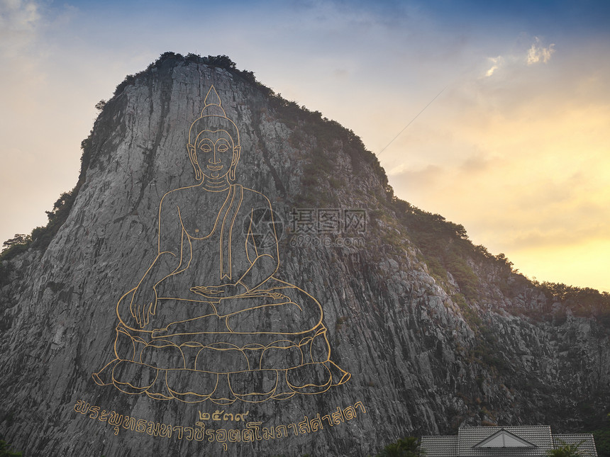 在泰国山上用激光雕刻的佛像图片