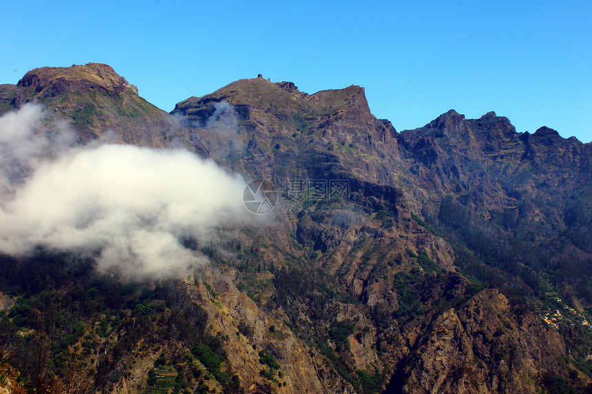 POrtugal岛马德拉岛小路森林农场观光薄雾生长山脉日落风景旅行图片