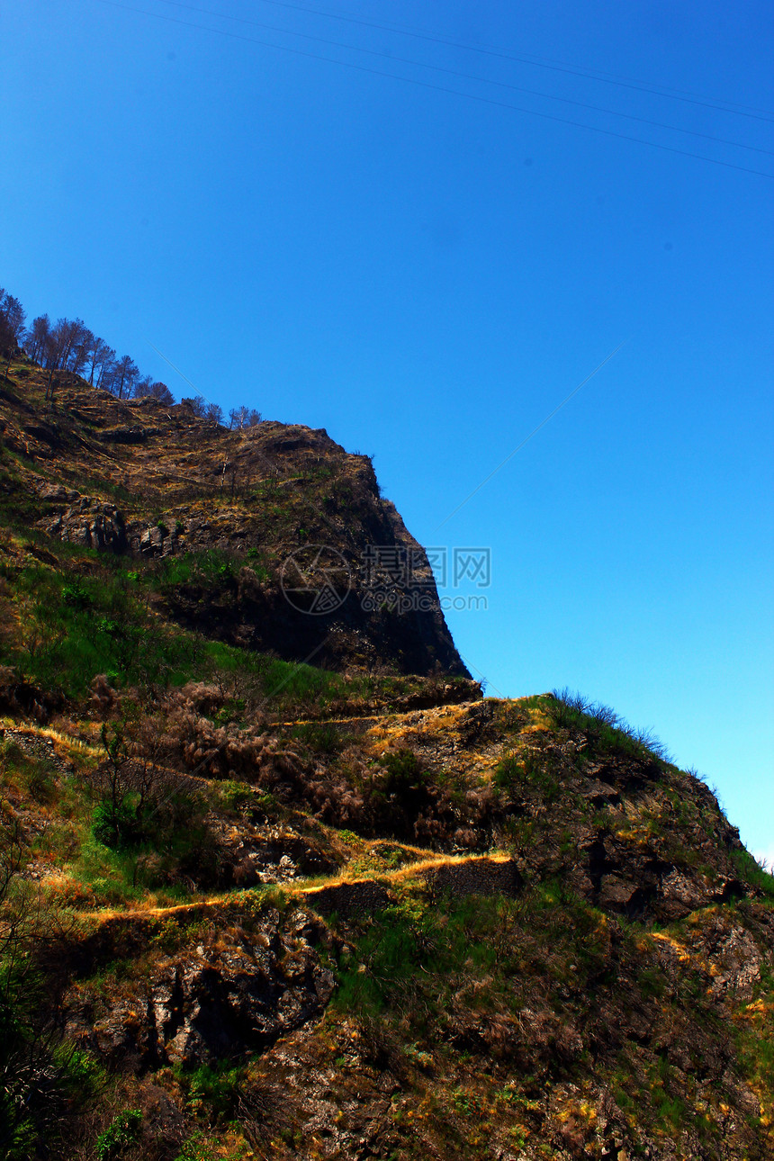 葡萄牙马德拉岛旅行树木电流悬崖生长小路爬坡明信片植被鸟瞰图图片