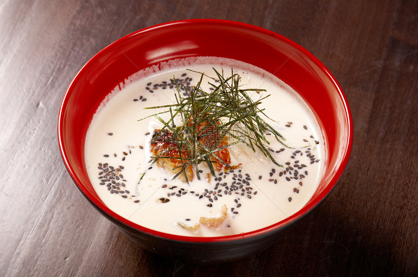 汤奶油水平午餐白色奶油状食物海鲜鳗鱼勺子红色味道图片