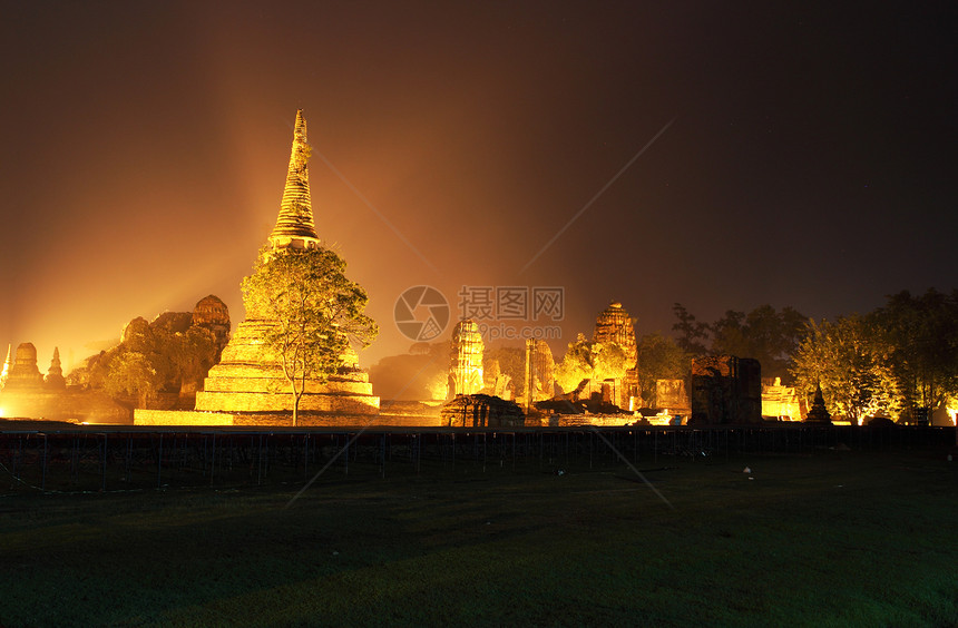 在泰国阿尤塔亚的历史寺庙精神文化历史性佛塔佛教徒石头天空宗教建筑遗产图片
