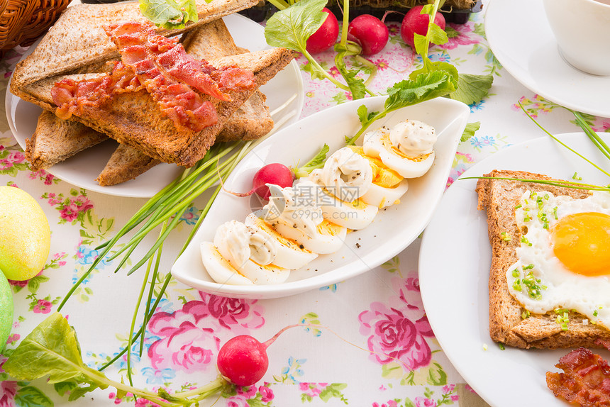 复活桌油炸面包盘子植物平底锅食物美食营养食欲早餐图片