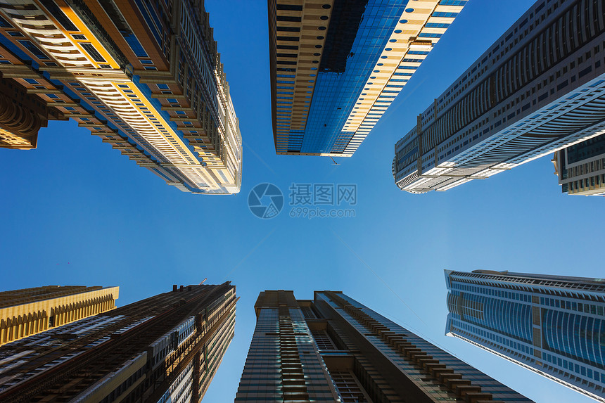 阿联酋迪拜高楼建筑和街道摩天大楼住宅生长天空窗户酒店建筑学城市假期金融图片