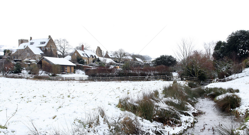 冬季雪雪房子村庄乡村历史芦苇建筑学茅草小屋白色英语图片