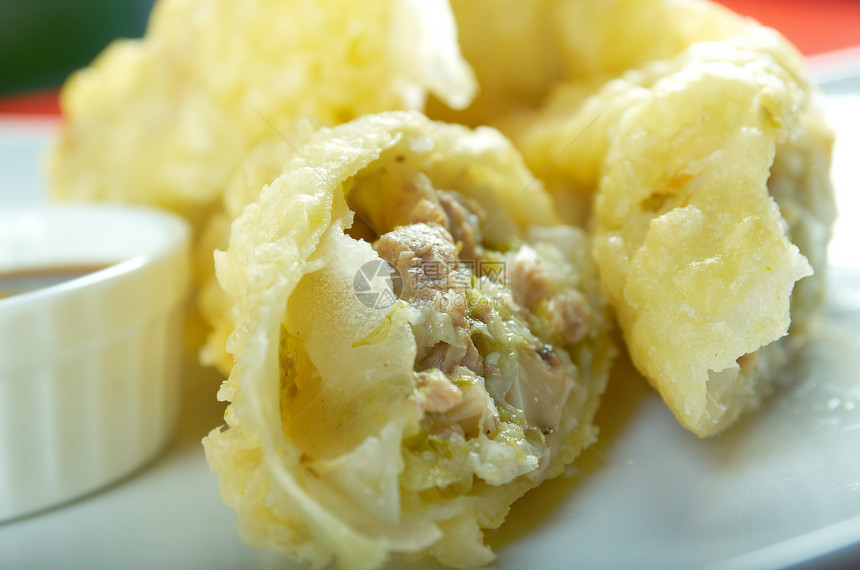 寿司熏制盘子蔬菜午餐饮食鳗鱼奶油食物海苔图片