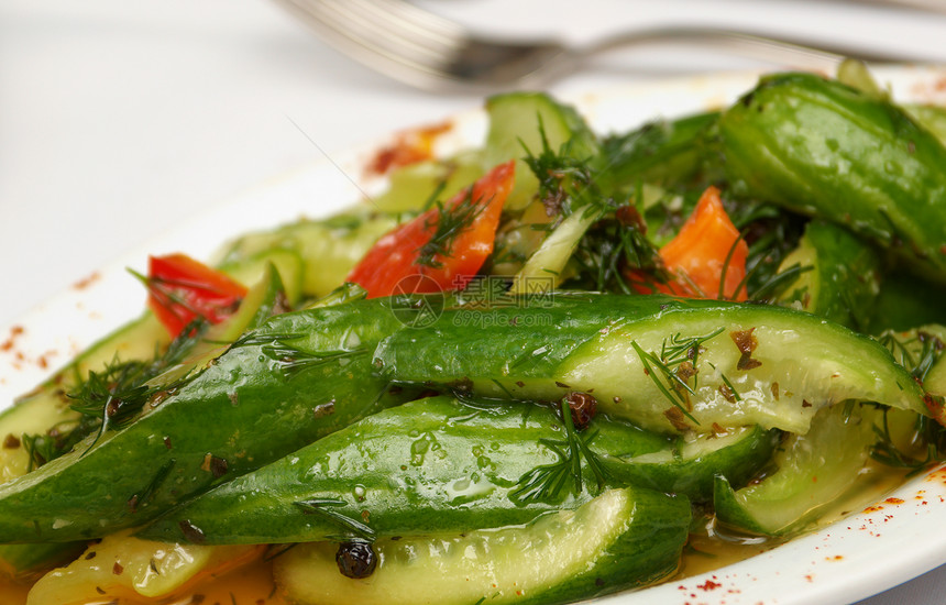 健康蔬菜沙拉黄瓜美食节食红色草本植物午餐绿色小吃食物香菜图片