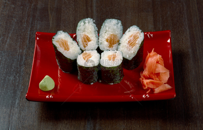 日本寿司蔬菜桌子饮食熟食香气餐厅烹饪鱼片美食盘子图片