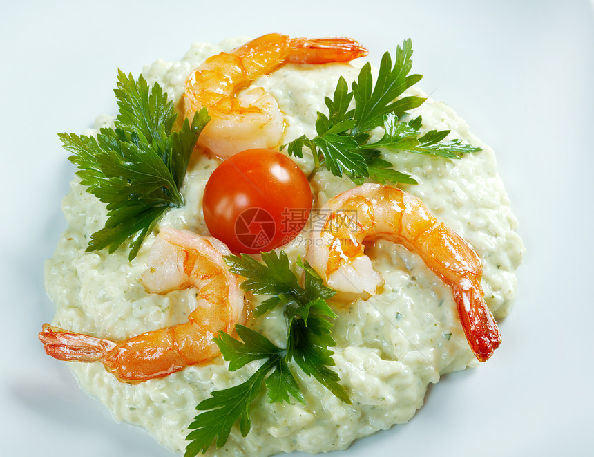 美味的意大利面条和虾类粮食食物贝类餐厅盘子海鲜美食蔬菜香菜图片