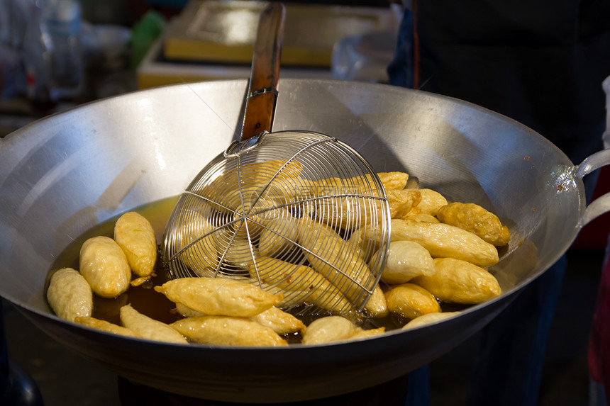 烹饪 深煎肉丸在一个巨大的wok餐厅食谱市场午餐食物店铺小吃职业油炸牛肉图片