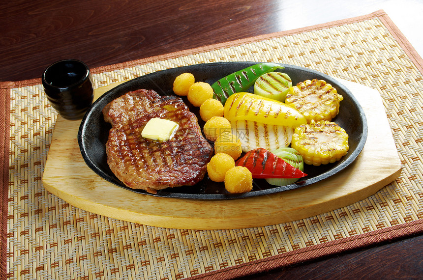 日本猪肉牛排牛扒盘子美食猪肉用餐食物午餐餐厅蔬菜头皮图片