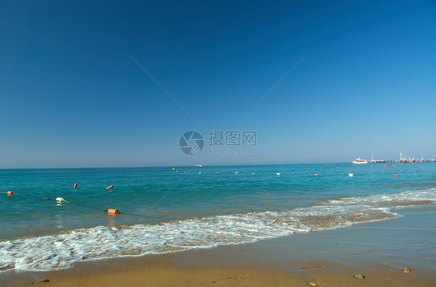 有海浪的海滩孤独火鸡假期旅游海景海岸线蓝色绿色风景蓝晶图片