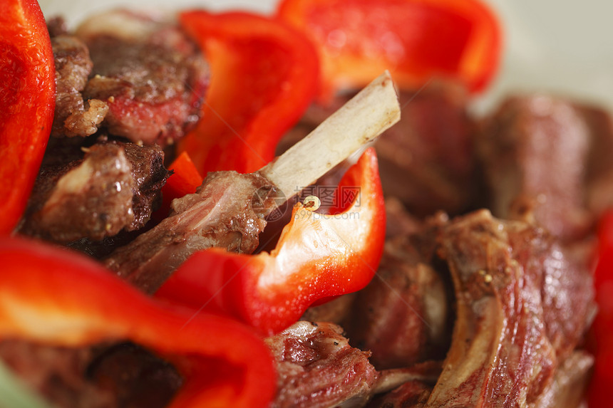 烤肋骨和蔬菜营养宏观食物烧烤猪肉盘子腰部胡椒午餐牛肉图片