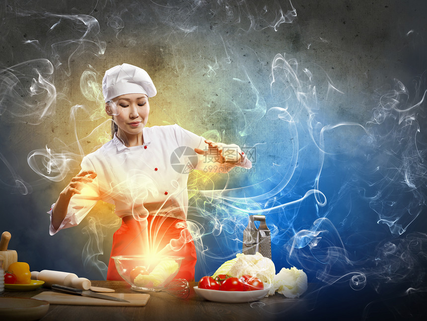 亚洲女性用魔法烹饪空气帽子成人饮食牛奶魅力杯子女孩面粉沙拉图片