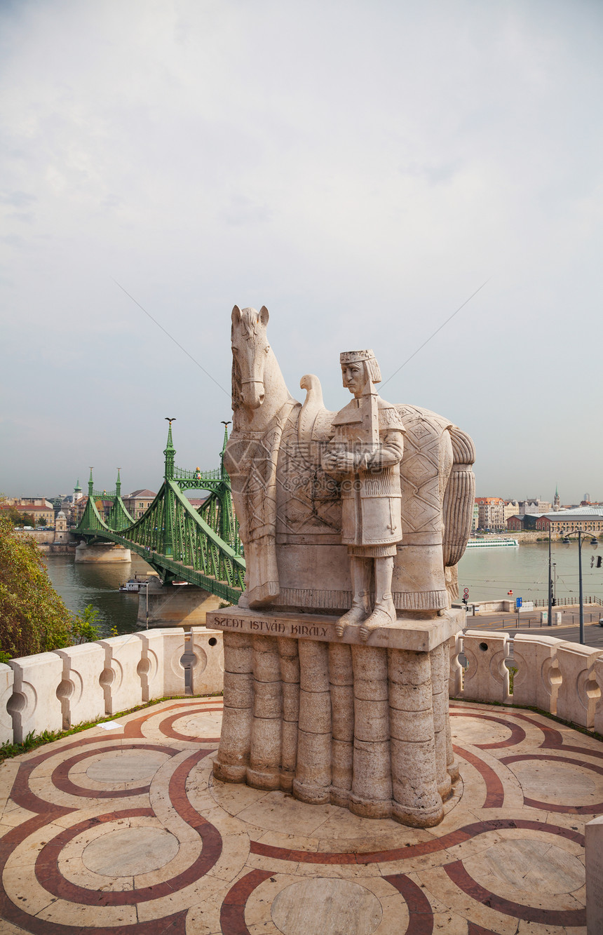 布达佩斯圣史蒂芬一世圣女神像布达佩斯建筑学皇帝国王雕像石头雕塑纪念碑城市历史爬坡图片