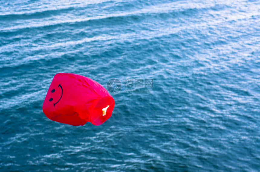 红热空气气球漂浮飞机天线节日运动运输自由天空乐趣橙子图片