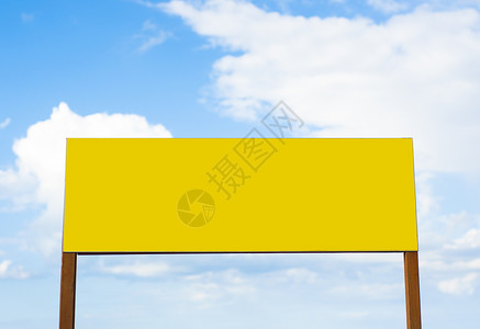 黄板城市广告蓝色木头金属操场楼梯橙子天空招牌背景图片