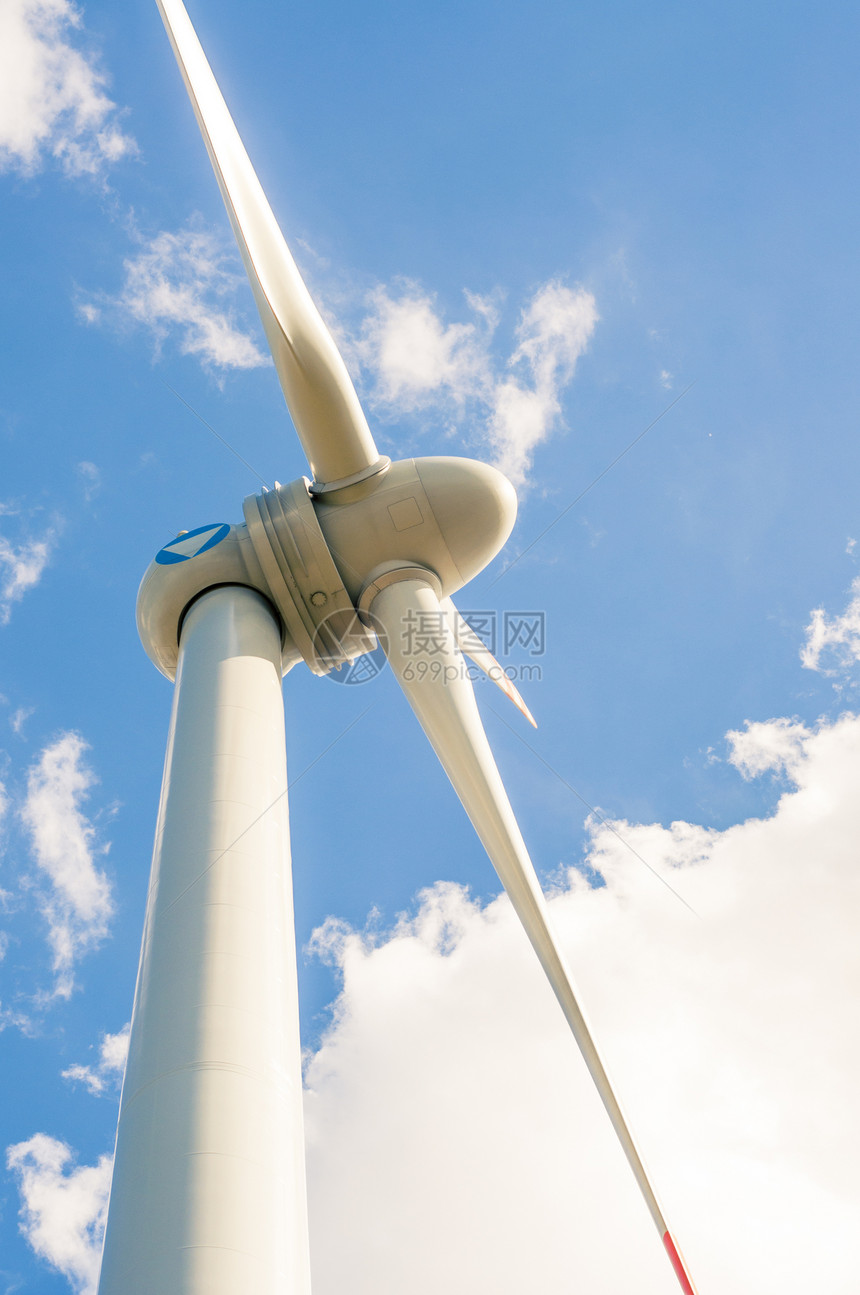 风涡轮摄影力量红色彩色风能自然资源日落涡轮机风力绿色图片