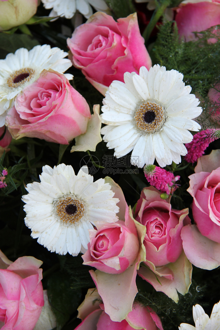 粉红玫瑰 白斑马和新娘安排绿色装饰品中心婚姻作品粉色花束植物花店花瓣图片