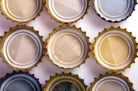 啤酒瓶盖液体帽子开场白气体酒吧渲染酒精皇冠宏观瓶子背景图片