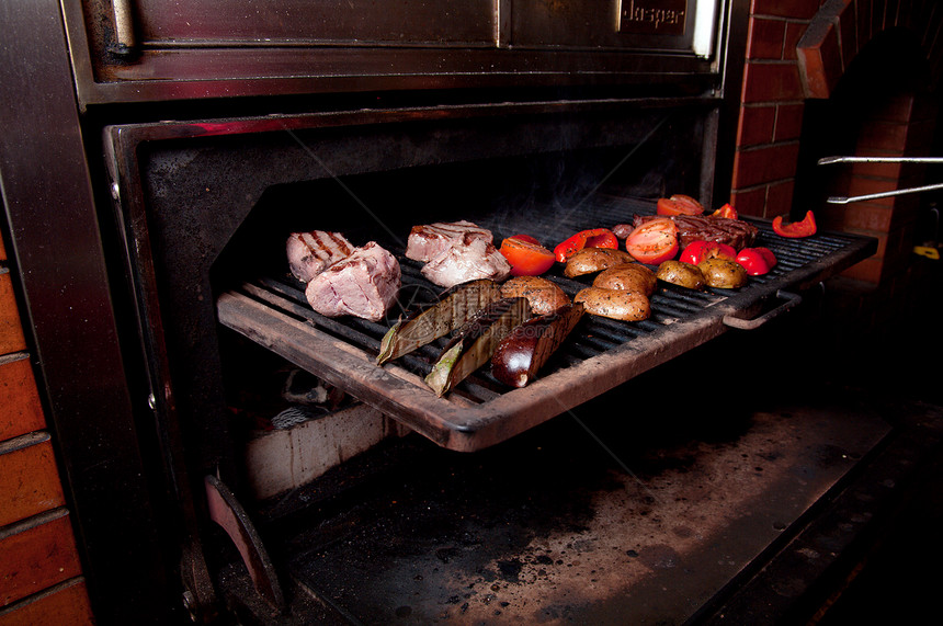 阿根廷烹饪肉食烧烤炙烤职场肋骨印章薯条厨房烘烤牛扒香肠盘子图片