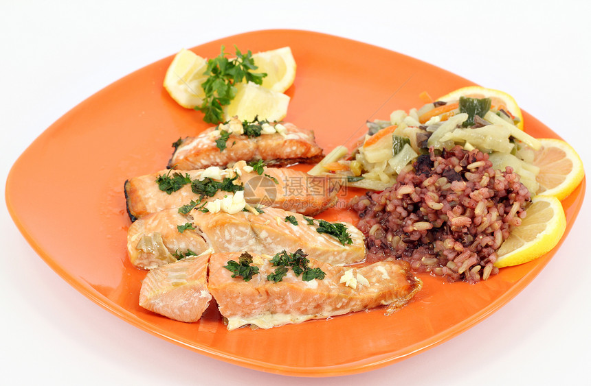 沙拉和鲑鱼健康饮食图片