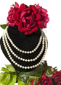 情人节订婚珠宝耳环金子盒子女士宝石珍珠红色夫妻背景图片
