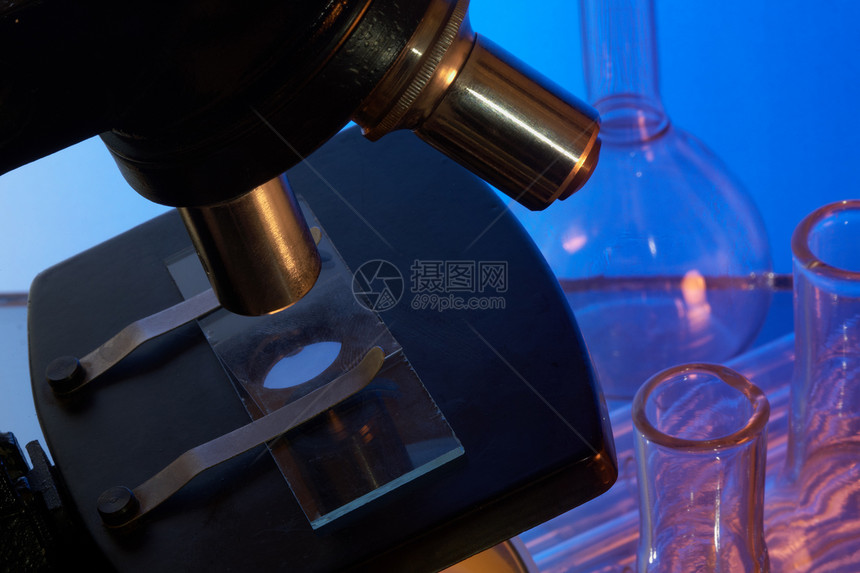显微镜和玻璃器件生物学诊断临床测试实验试管医疗黑色化学品疾病图片