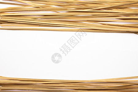 白色背景的竹条线木头竹子热带竹线线条工艺背景图片