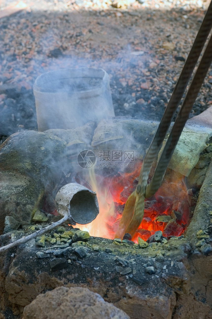 布基纳法索青铜公司的工作烤箱风险艺术就业手工业模具青铜制造业职业铸铁图片