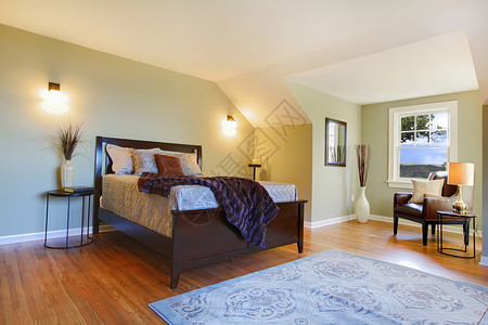 橡木床带现代棕色床铺的青绿新卧室房地产家具床头柜库存摄影项目枕头角落财产椅子背景