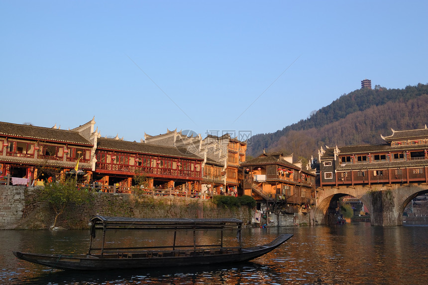 中国河流船地貌建筑居民风景场景蓝天房子建筑学旅行文化住宅图片