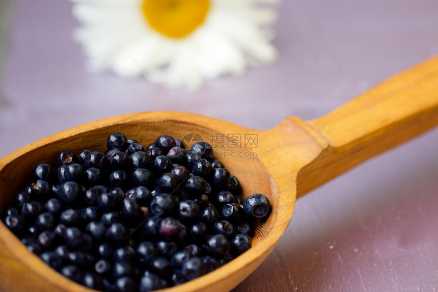 新鲜的多汁蓝莓水果情调营养食物覆盆子团体浆果服务维生素甜点异国图片