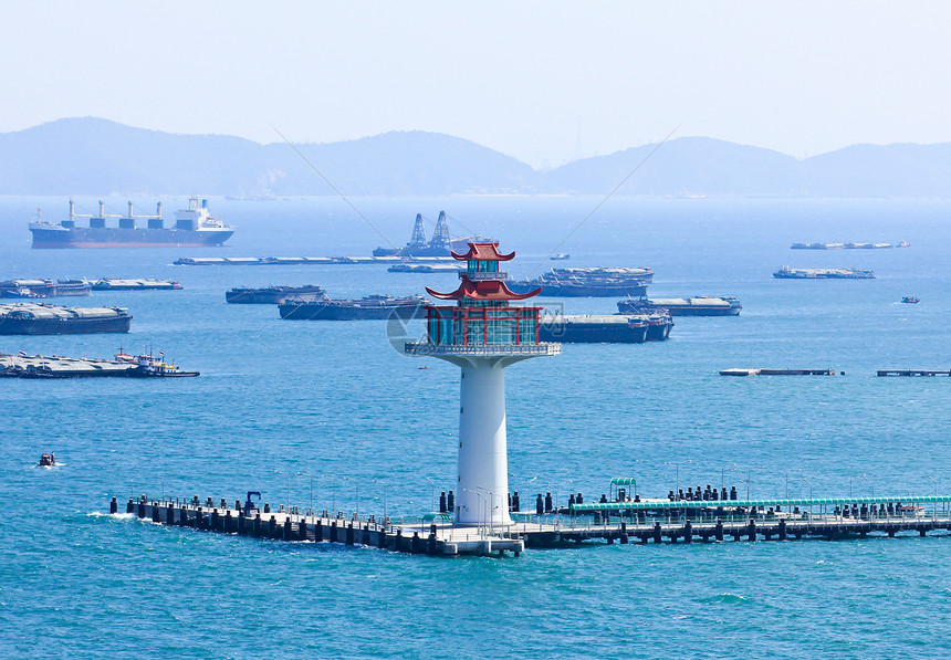 泰国斯里昌岛的鸟眼观港口天空码头旅行寺庙城市假期海洋图片