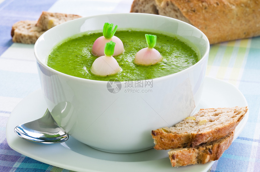 蔬菜汤午餐韭葱食物吃饭萝卜饮食盘子面包烹饪餐具图片