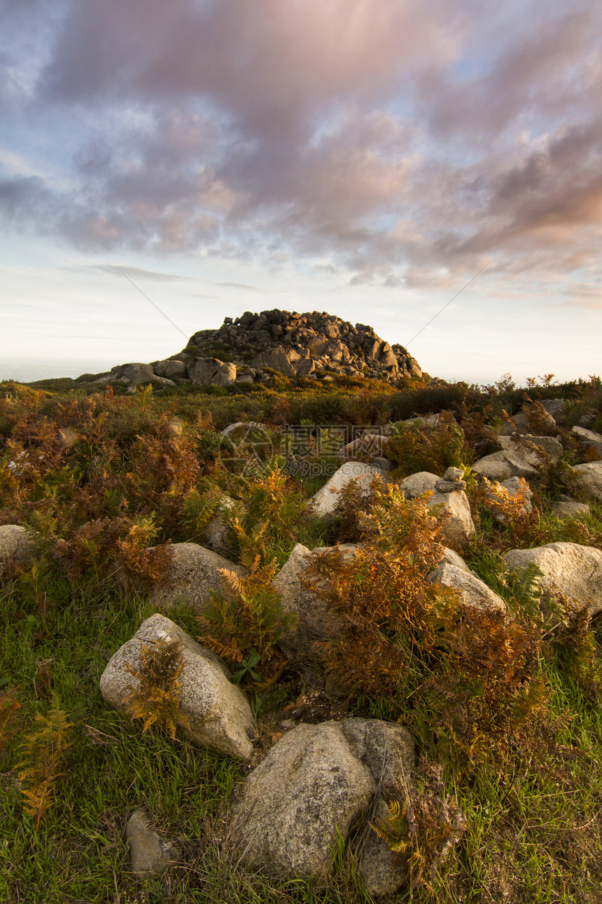 蒙希克州福亚山顶日落巨石石头旅游爬坡道岩石旅行图片