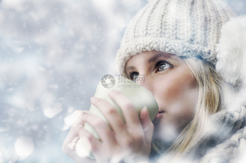 雪天衣服可可美丽饮料羊毛帽降雪围巾早餐咖啡杯子图片
