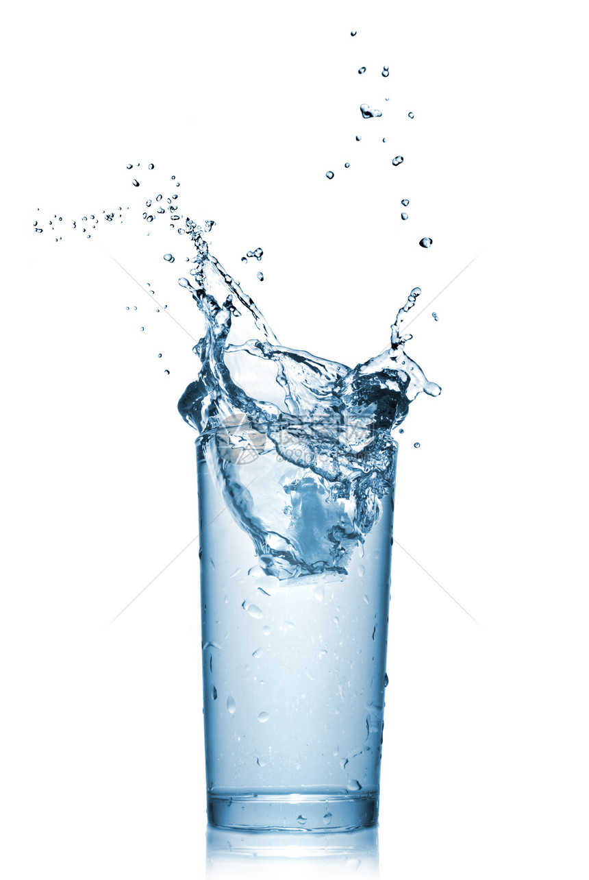 白色的隔绝玻璃中的水滴子立方体波纹福利蓝色飞溅海浪活力玻璃流动环境图片