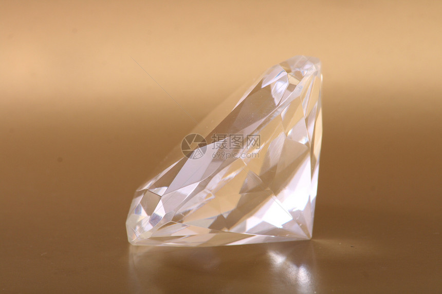 钻石财富庆典珠宝石头金子反射物品版税水晶礼物图片