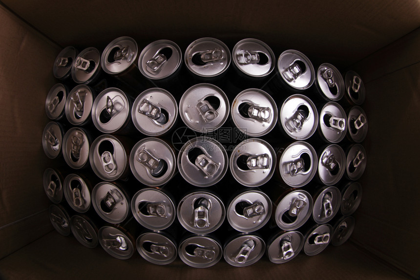 空啤酒罐罐装反射苏打啤酒材料墙纸工厂商品空白包装图片