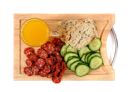 面包 蔬菜和香肠早餐果汁黄瓜背景图片