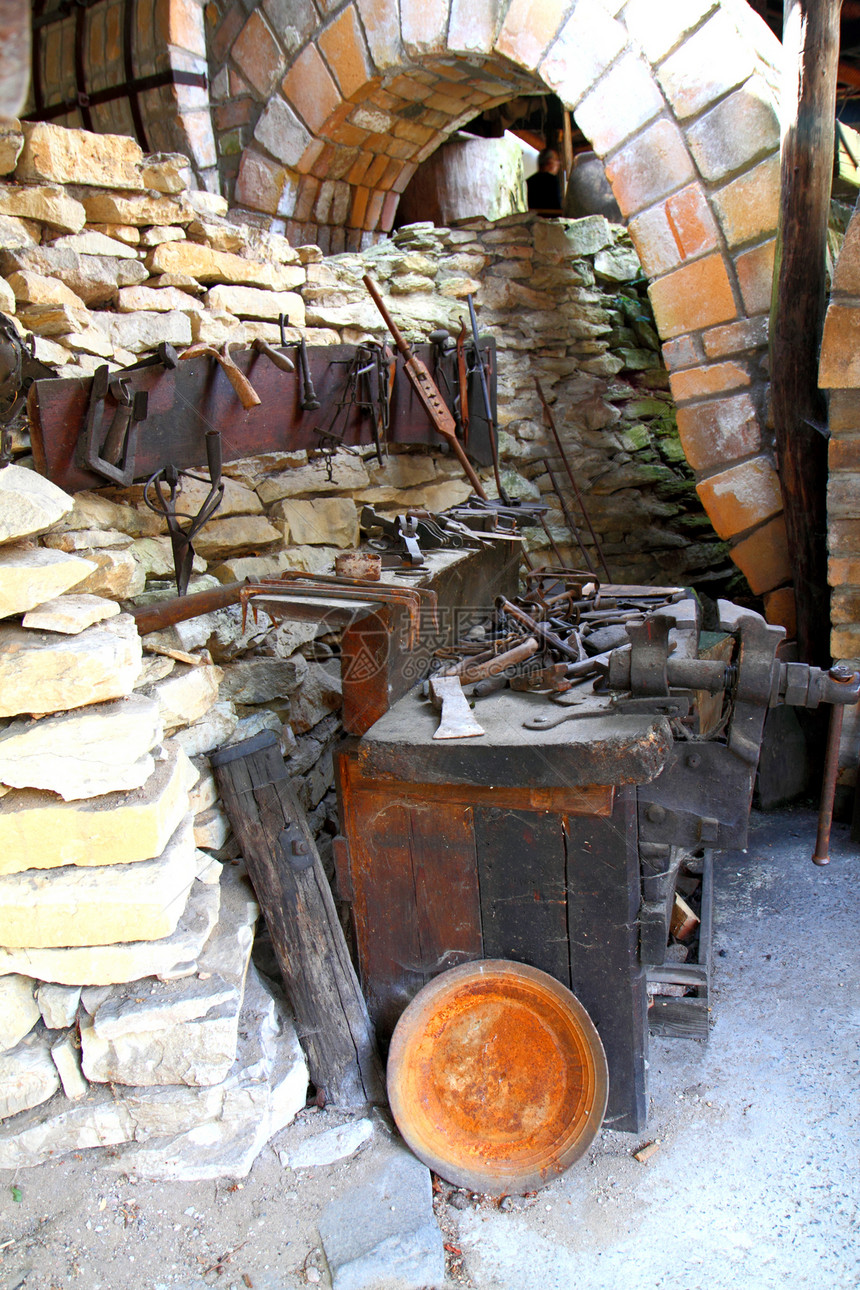旧铁匠历史金属锤子工匠作坊职业工厂博物馆工作手工图片