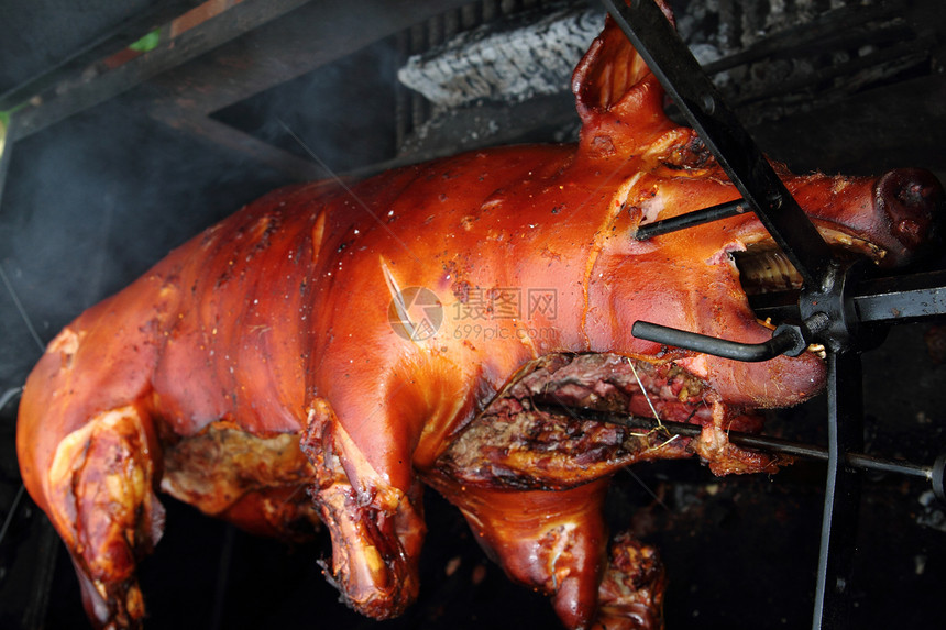 烤猪节日脆皮炙烤餐厅食物花园农场美食火炉架子图片