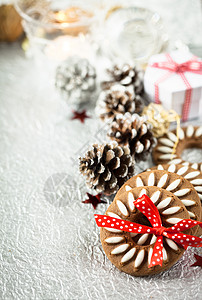 圣诞节甜点馅饼巧克力文化照片星形金子锥体香料食物水果背景图片