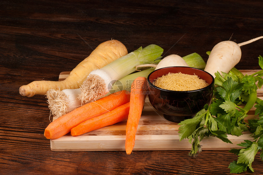 蔬菜静止生命土豆芹菜肉汤水平美食静物食物烹饪面条萝卜图片