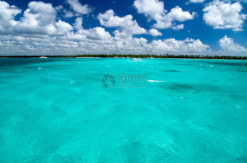 热带海洋晴天海浪蓝色假期天空白色天气旅游海岸风景图片