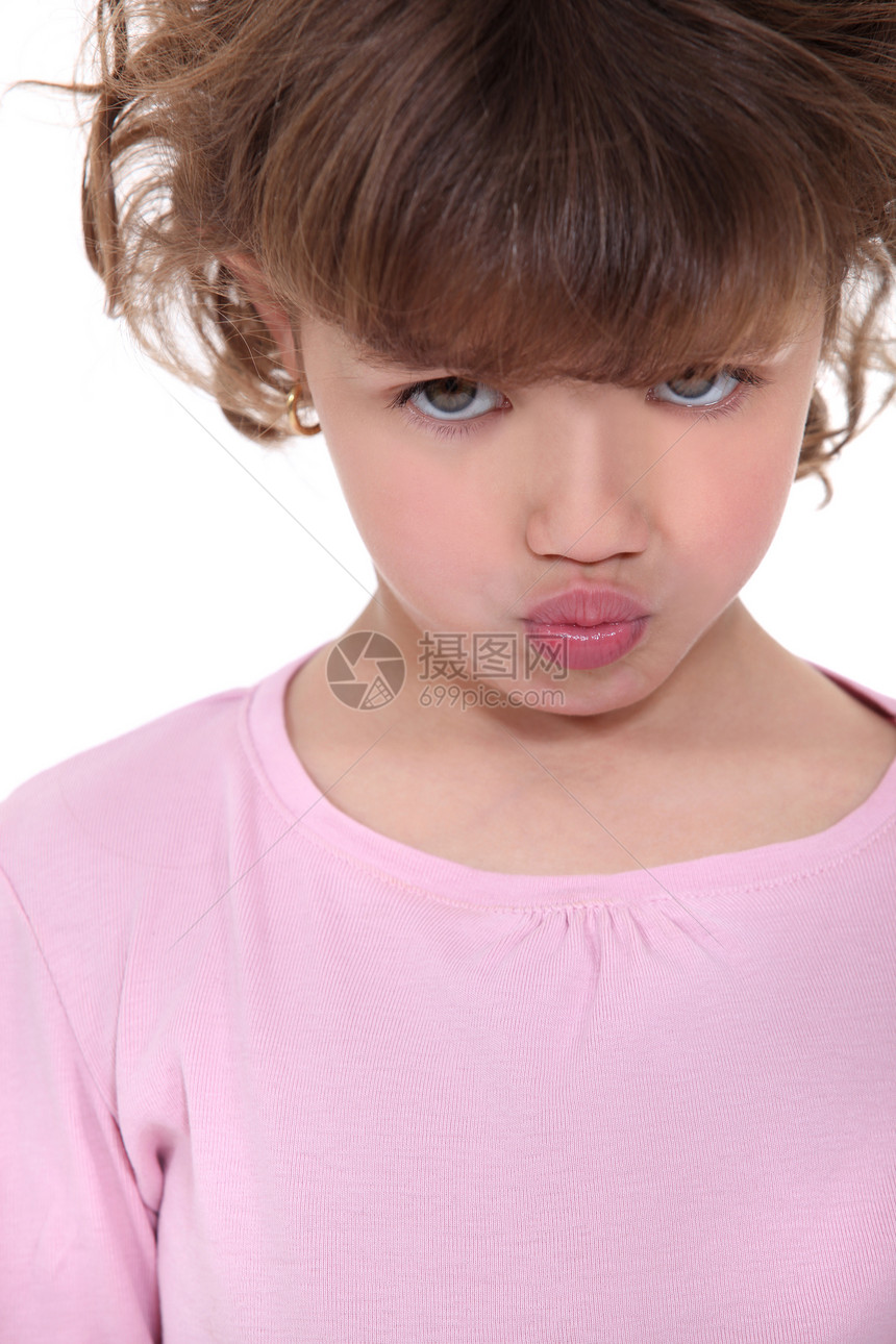 愤怒的女孩眉头孩子们嘴唇飞机手势粉红色边缘展示童年图片