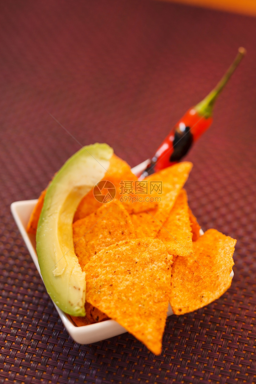 辣椒和鳄梨玉米饼食物文化派对玉米片红色小吃玉米尾门服务芯片图片